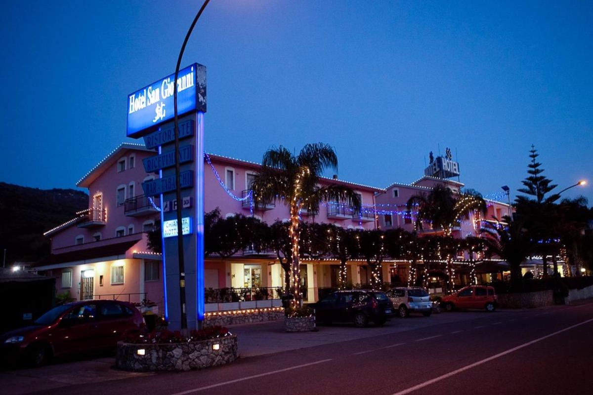 Hotel Ristorante San Giovanni 法勒纳 外观 照片